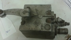 Pneumatic brake valve