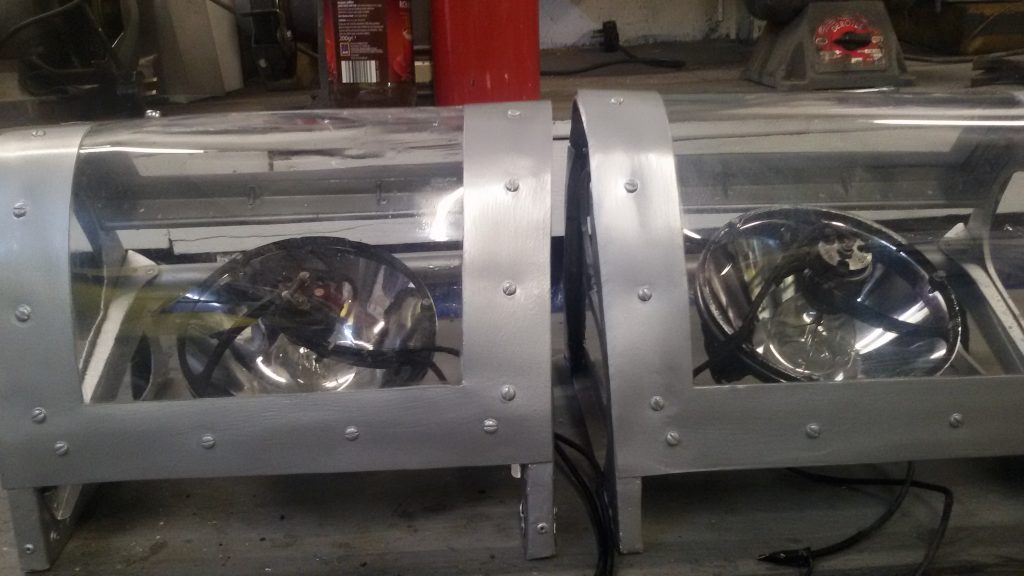 Landing lamps housing